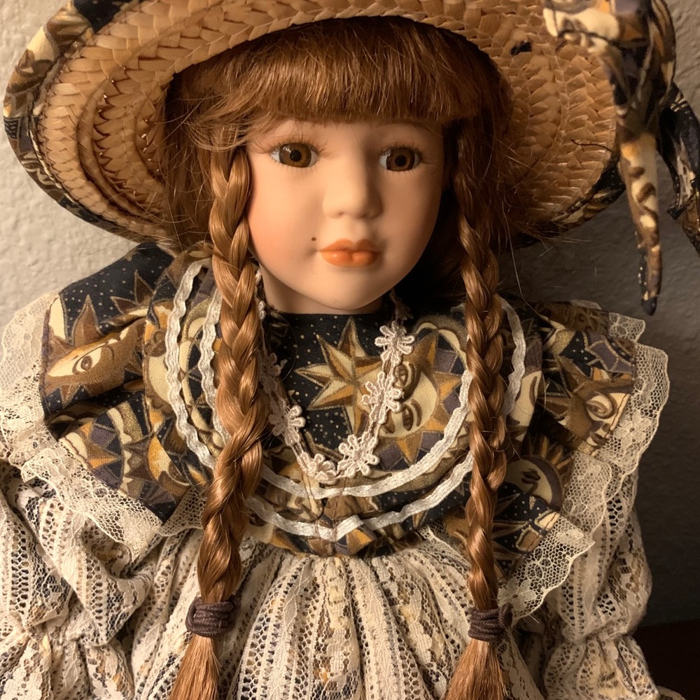 Haunted doll - Paige